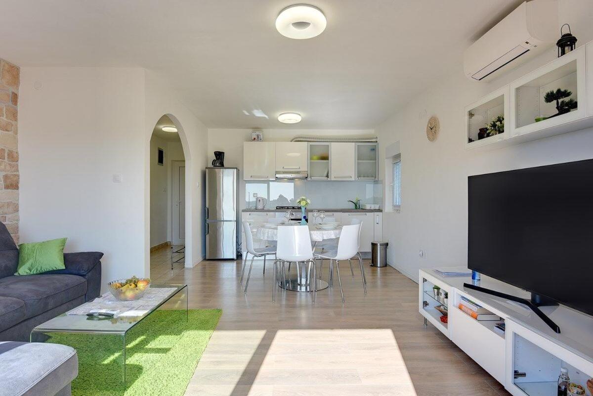 Apartment Zajec Premantura Eksteriør billede